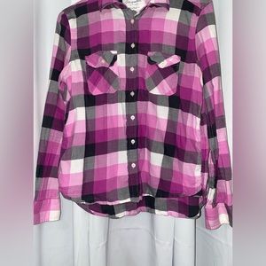 Size M Aeropostale flannel. Pretty in pink💗